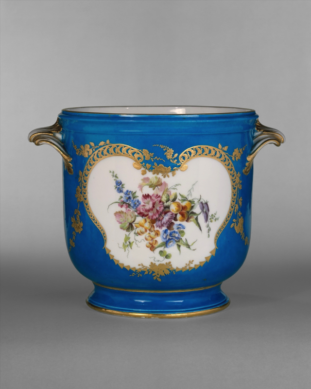 Actually, the Bourbon rulers managed their realm via an extensive bureaucratic network - neither entirely centralized nor feudal in nature. This setup stood apart, blending traits of a private-run system within a public framework. A peculiar mix emerged under their control, shaped more by circumstance than design.