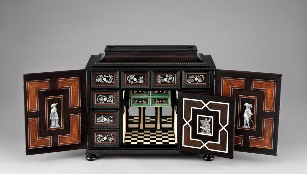 Vintage Corner Curio Cabinets: 7 Hidden Details That Affect Value Vintage Corner Curio Cabinets: 7 Hidden Details That Affect Value
