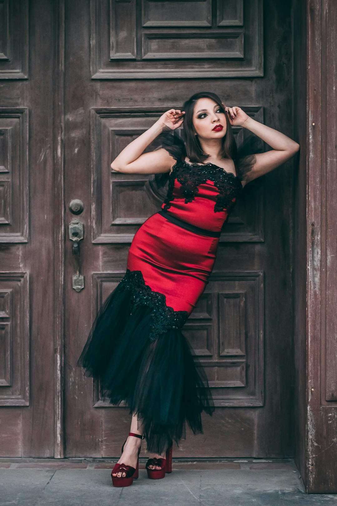 photo 1617726150547 2e3a79b76889 - Grand Boudoir Why More Brides Are Ditching White for a Dramatic Black Lace Wedding Dress