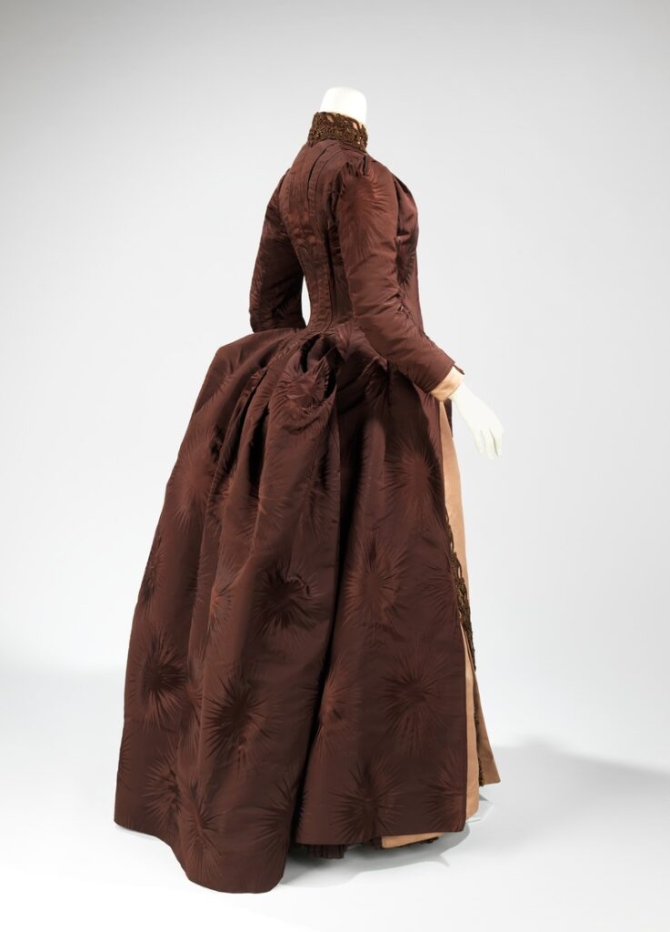 41.913a b side CP41 - Grand Boudoir From soot-dark velvets to whisper-thin lawns, Victorian fabrics hid secret meanings in every fold—discover what your clothes aren’t telling you.