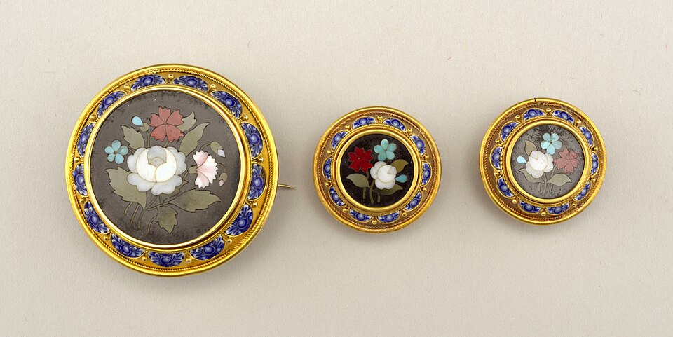 Discover the hidden stories behind Victorian filigree brooches—tiny metal masterpieces that reveal far more than meets the eye.