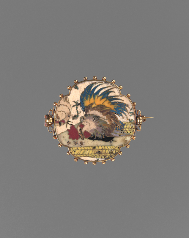 dds - Grand Boudoir Victorian Gold Brooch: A Window into a Gilded Age of Sentiment and Style