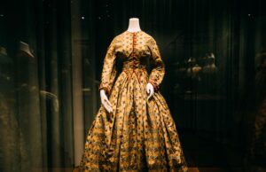 Victorian Skirts: Fashion, Femininity, and the Architecture of Dress Victorian Skirts: Fashion, Femininity, and the Architecture of Dress