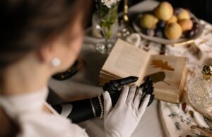Victorian Gloves: The Surprising Secrets Hidden in These Elegant Relics Victorian Gloves: The Surprising Secrets Hidden in These Elegant Relics