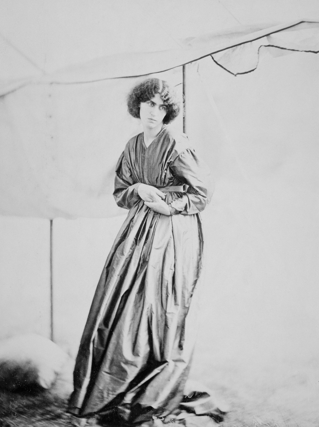 Victorian Traveling Dresses: The Surprising Secrets Behind Elegant Journeys