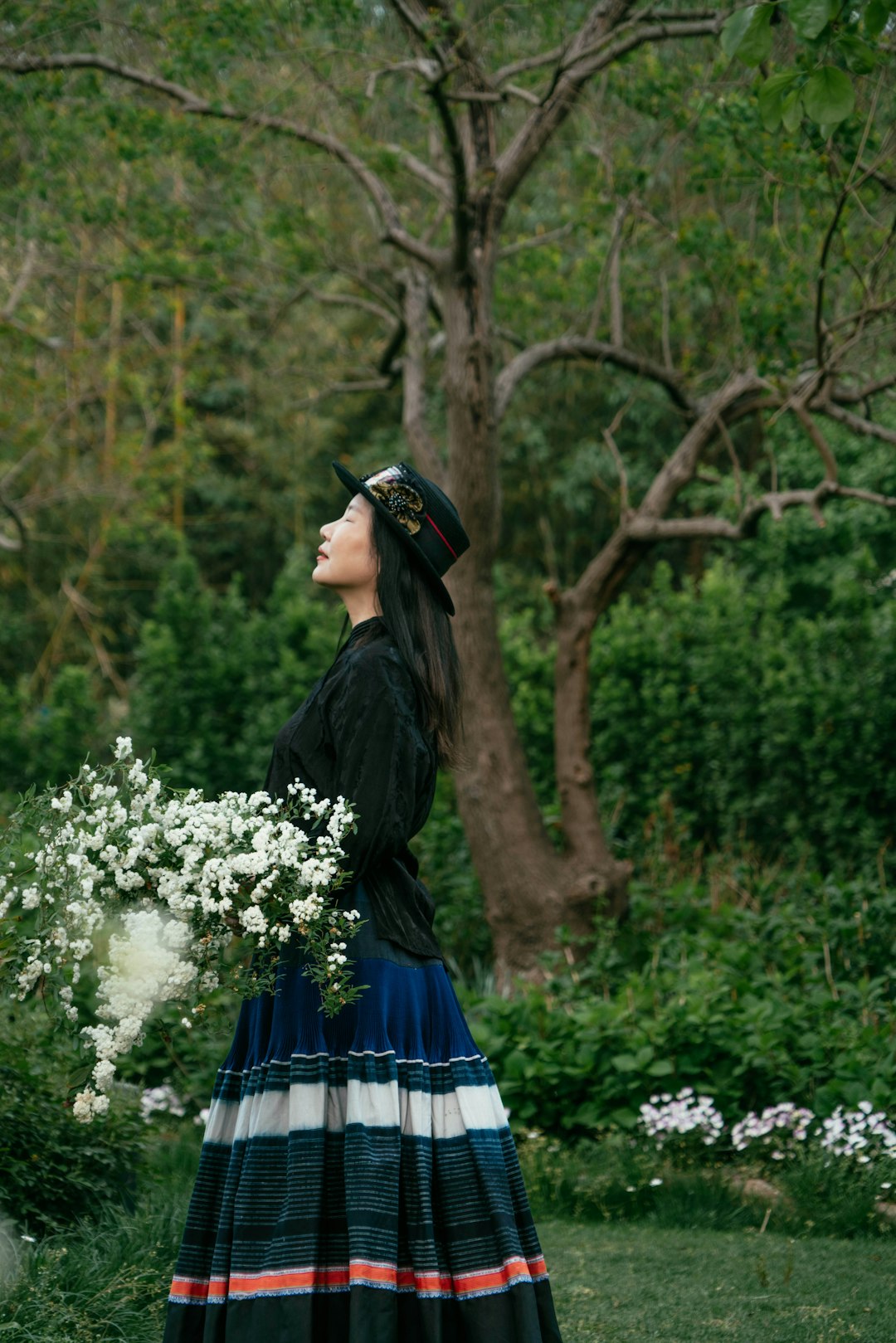 photo 1745973657640 51e2ce4b3153 - Grand Boudoir Victorian Skirts: Fashion, Femininity, and the Architecture of Dress
