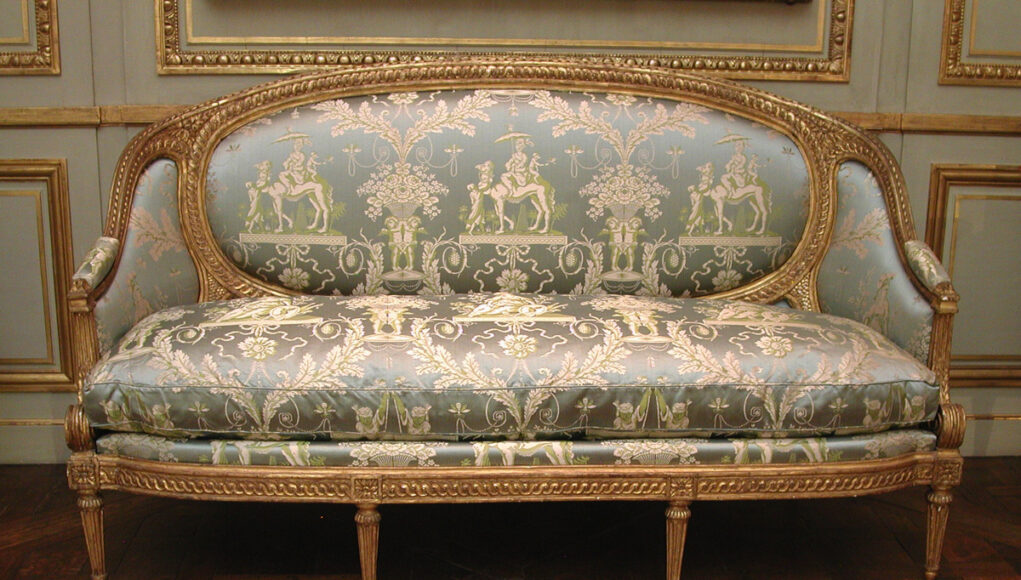 Move Over, Minimalism: French Rococo Sofas Are Dominating 2026 Interiors