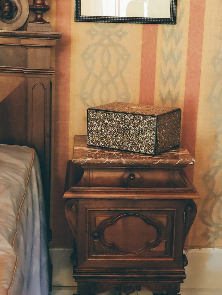 Victorian jewelry box 1 - Grand Boudoir a wooden chest with a mirror on top
