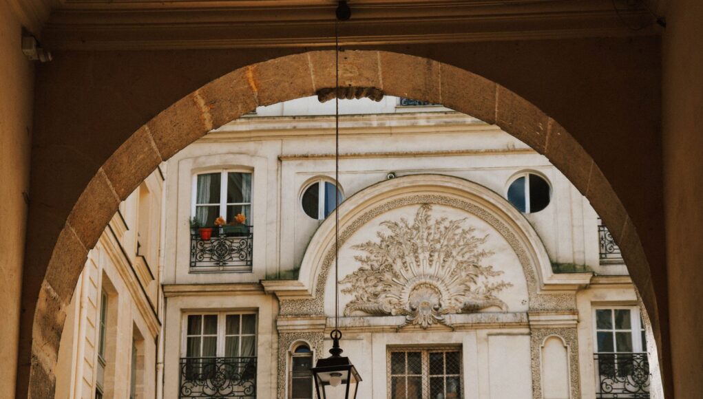 Decorate a French Apartment Like a Parisian Interior Designer Decorate a French Apartment Like a Parisian Interior Designer