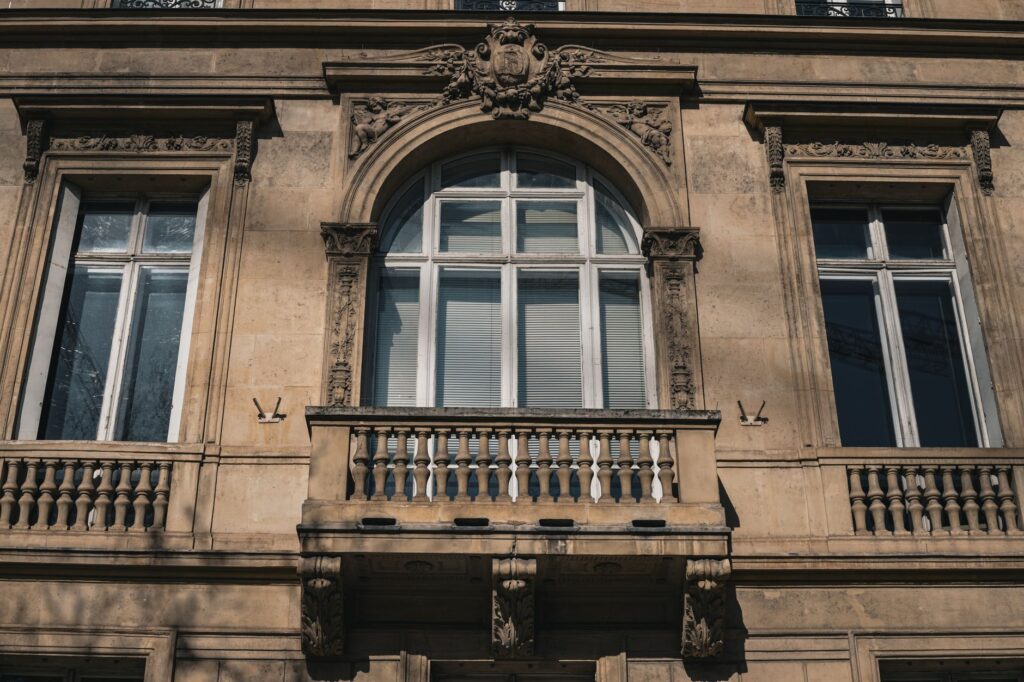 pexels photo 31543002 - Grand Boudoir Discover how to decorate a French apartment like a Parisian interior designer, with chic styling tips, color palettes, and layout ideas for timeless elegance.