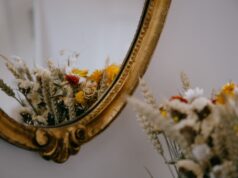 Gold ornate mirror ideas to elevate timeless interior style Gold ornate mirror ideas to elevate timeless interior style