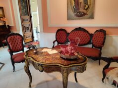 Rococo Table Secrets: The Unexpected Design Trend Making a Comeback Rococo Table Secrets: The Unexpected Design Trend Making a Comeback