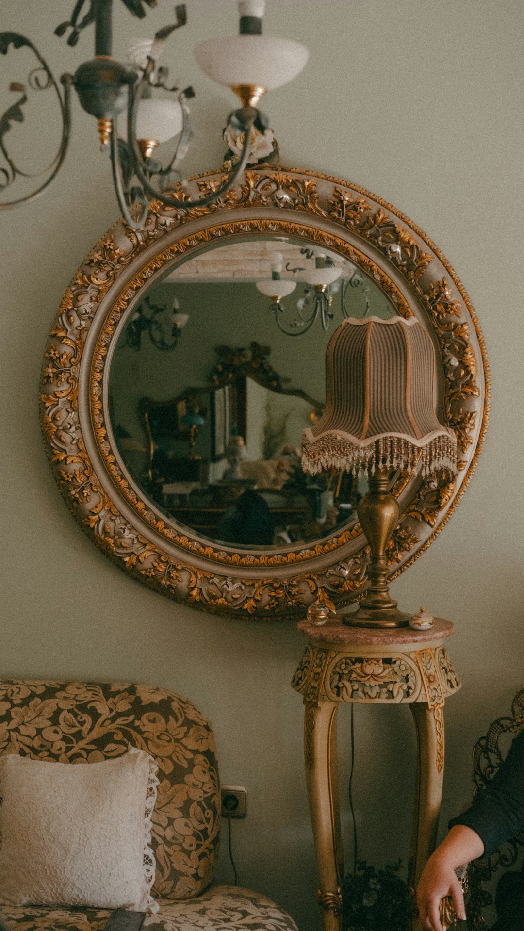 photo 1715249892473 b248858ff2a6 - Grand Boudoir Gold ornate mirror