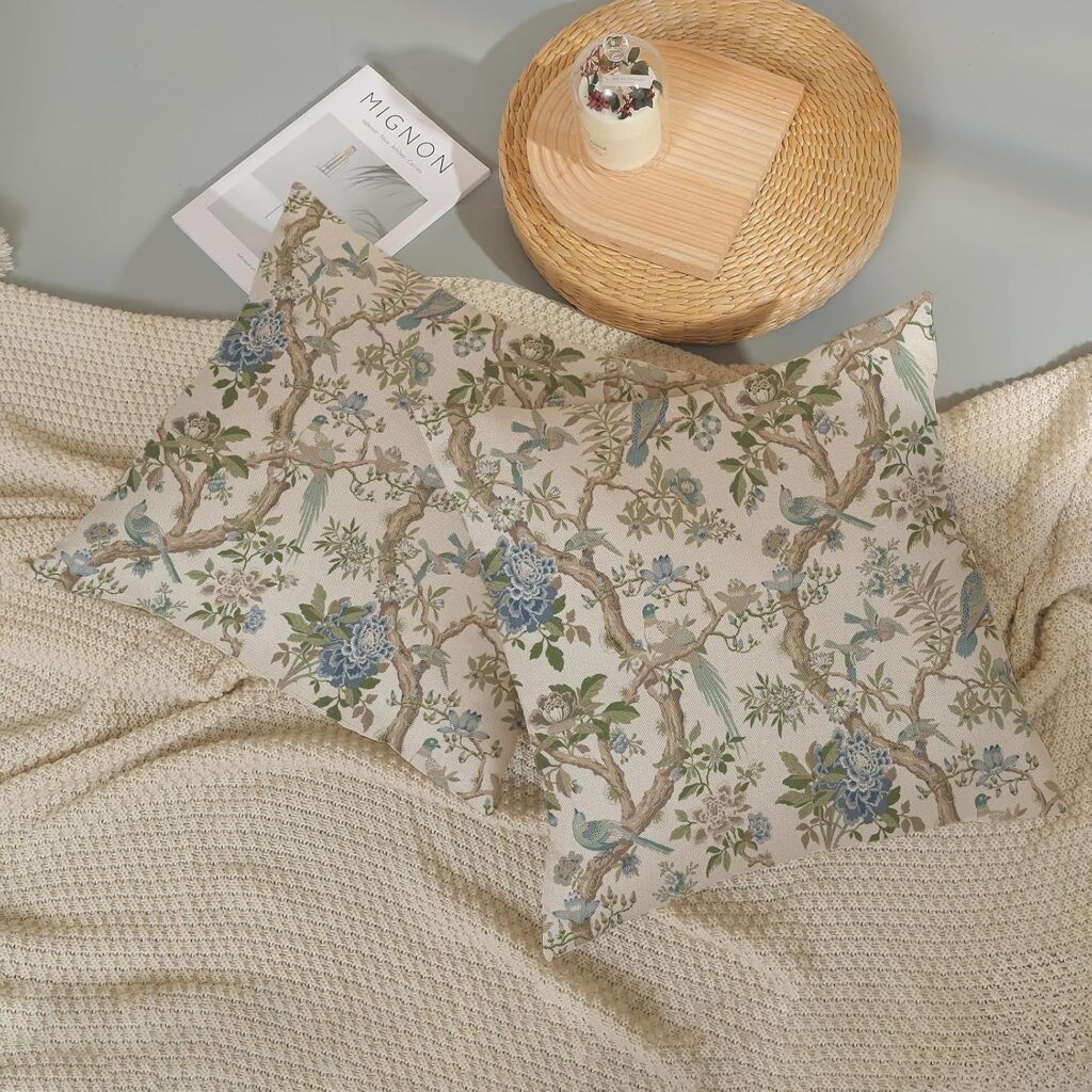 91CakJv45aL. AC SL1500 - Chinoiserie Decor and the Art of Cultivated Fantasy