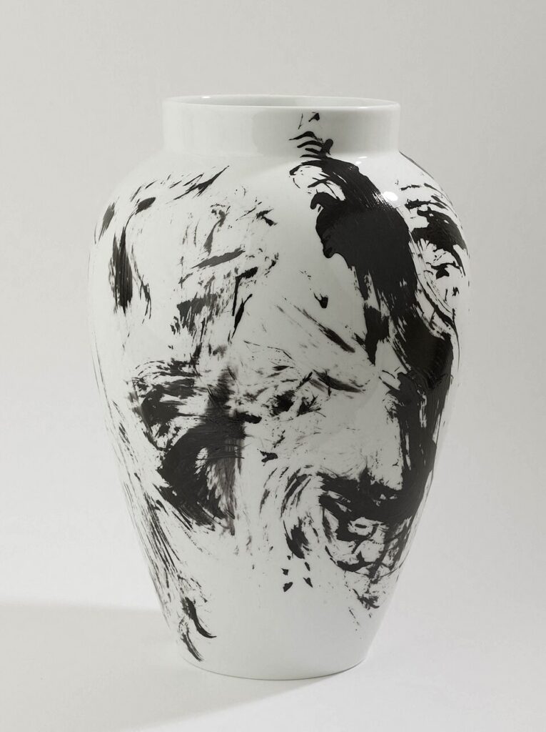 Bernardaud Vase balustre 4 M.C. 2016 3 1 of 2 - Grand Boudoir Bernardaud, Vase balustre 5